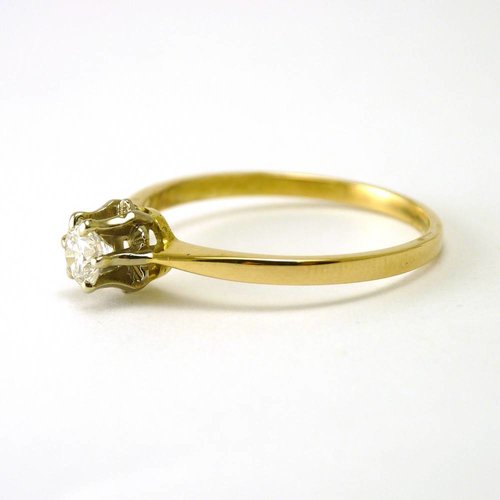 14 krt. geelgouden ring met spiegelchaton en briljant