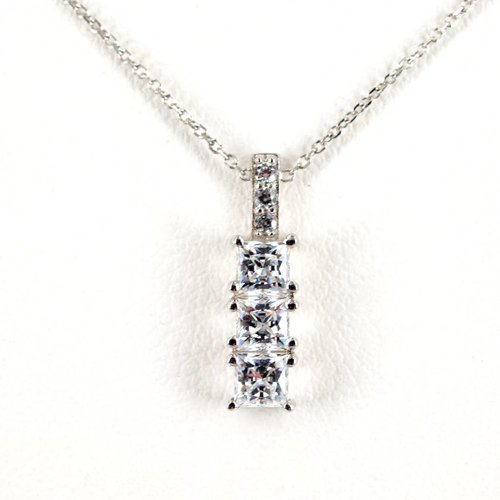 14 krt. witgouden collier en hanger met zirkonia stenen 14 krt. witgouden collier en hanger met zirkonia stenen