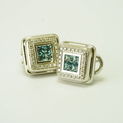 18 krt. witgouden oorknoppen topaas en briljant geslepen diamanten 18 krt. witgouden oorknoppen topaas en briljant geslepen diamanten