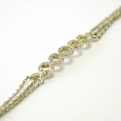 14 krt. witgouden armband met briljant geslepen diamanten 14 krt. witgouden armband met briljant geslepen diamanten