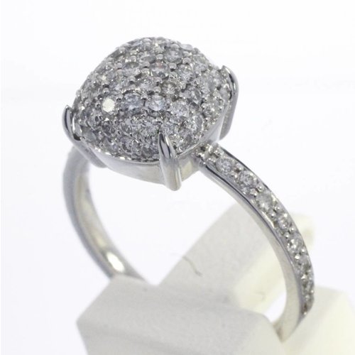 18 krt. white gold ring set with a total of approx. 72 brilliants 0.95 crt. 18 krt. white gold ring set with a total of approx. 72 brilliants 0.95 crt.