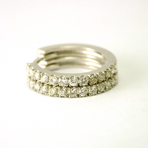 18 krt. white gold earrings with brilliant cut diamonds