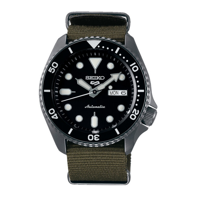 Seiko 5 Sports Watch SRPD65K4