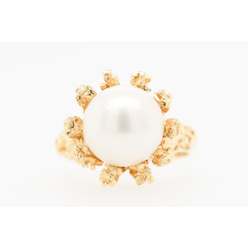 Occasion 14 krt. yellow gold ring with cultivé pearl