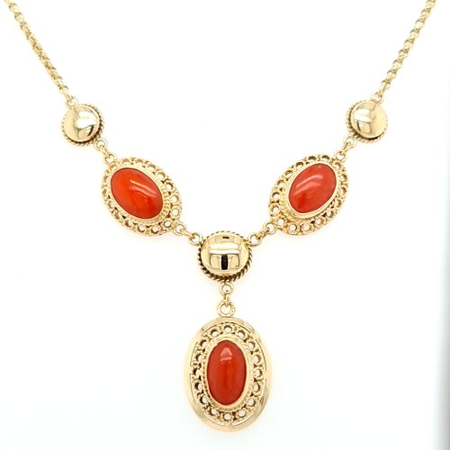 Occasion 14 karaat geel gouden collier met echte Bloedkoraal 11 gram Occasion 14 karaat geel gouden collier met echte Bloedkoraal 11 gram