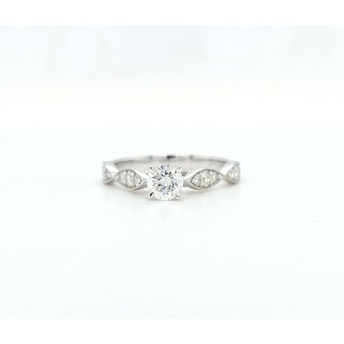 18 krt. white gold ring with brilliants and diamonds 18 krt. white gold ring with brilliants and diamonds