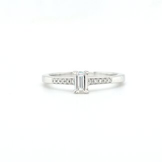 18 krt. white gold ring with Brilliants and Diamonds