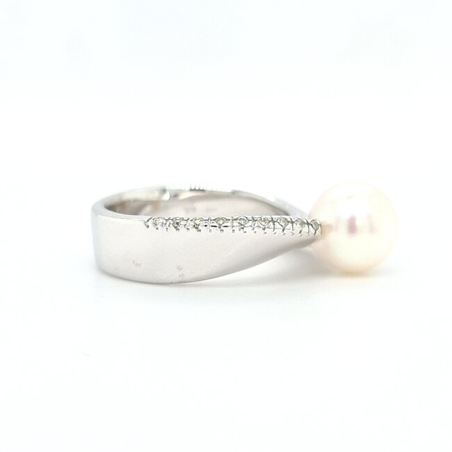 18k  witgouden ring met parel en  briljant