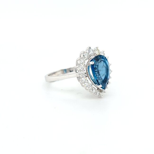 ROS  Jewel Design 18 krt. white gold set ring/ pendant/ earring with topaz and brilliant-cut diamonds