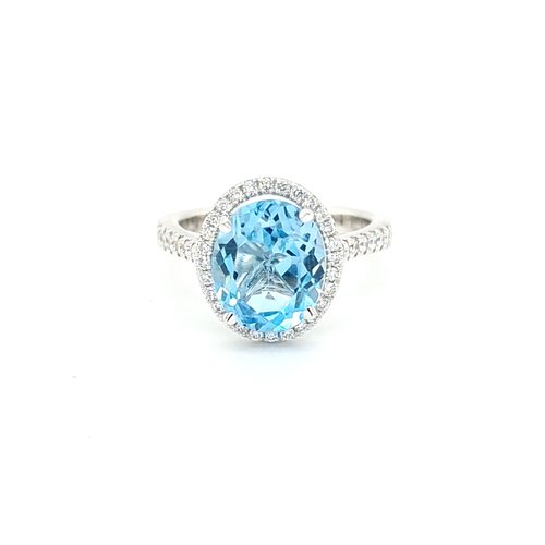18 krt. witgouden ring met topaas en briljant geslepen diamanten 18 krt. witgouden ring met topaas en briljant geslepen diamanten