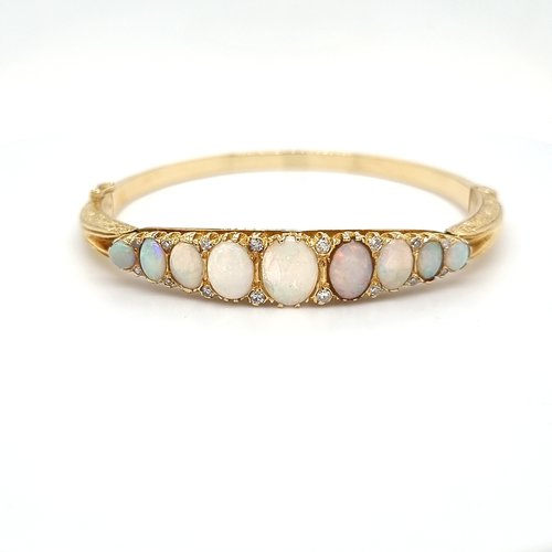 Occasion 18 krt. geelgouden armband Victoriaanse stijl met opalen en diamanten Occasion 18 krt. geelgouden armband Victoriaanse stijl met opalen en diamanten