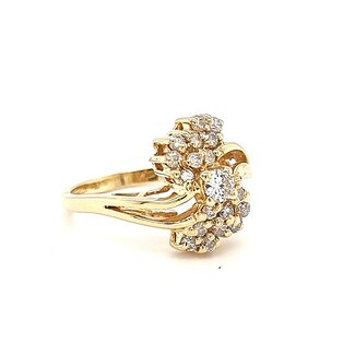 Occasion 18 krt. geelgouden ring met briljant geslepen diamanten