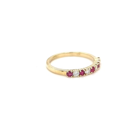 14 krt. yellow gold ring with rubies and brilliants