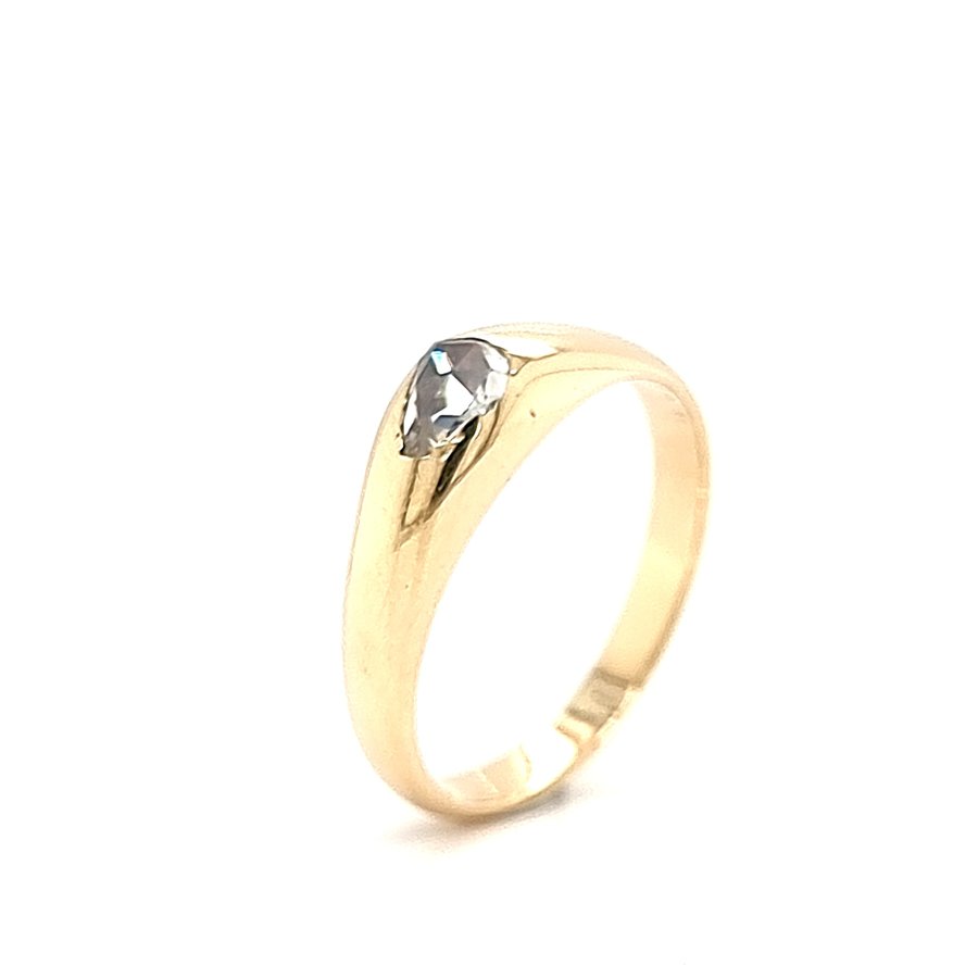 Occasion yellow gold ring with rose-cut diamond