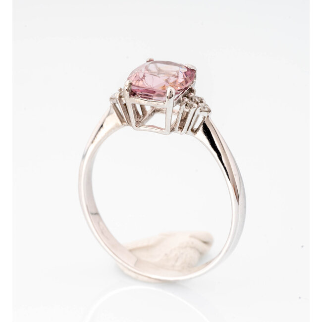 ROS  Jewel Design new 18k ring Pink Saffier 2.4gr Pink Lady