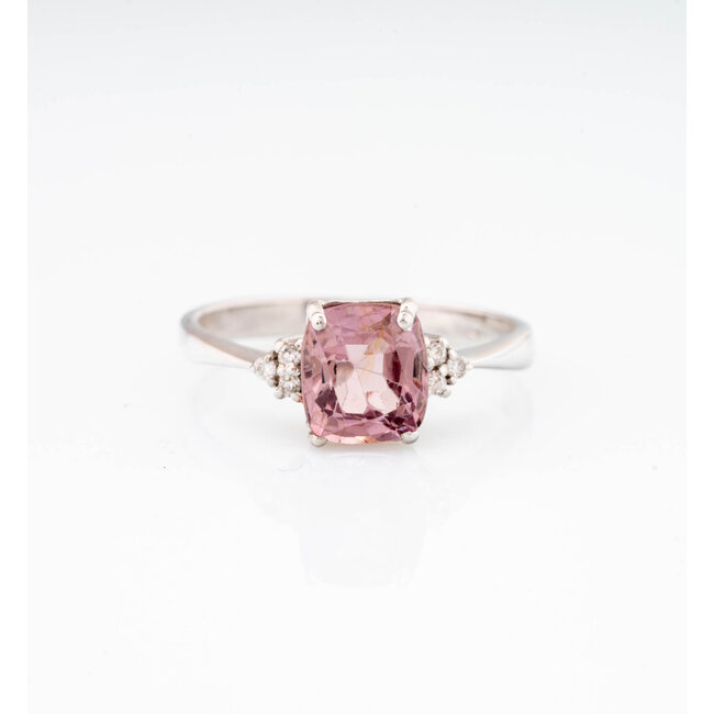 ROS  Jewel Design new 18k ring Pink Saffier 2.4gr Pink Lady