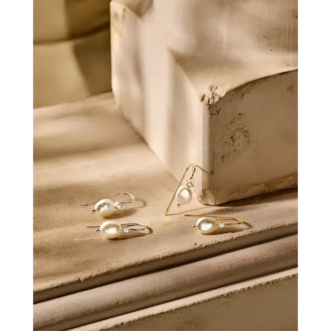 FJF Oorringen met hollandse haak Icon Pearl verguld met zirkonia en zoetwater parels