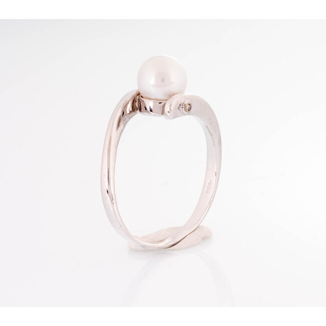 vintage witgouden ring met cultivé parel en Briljant