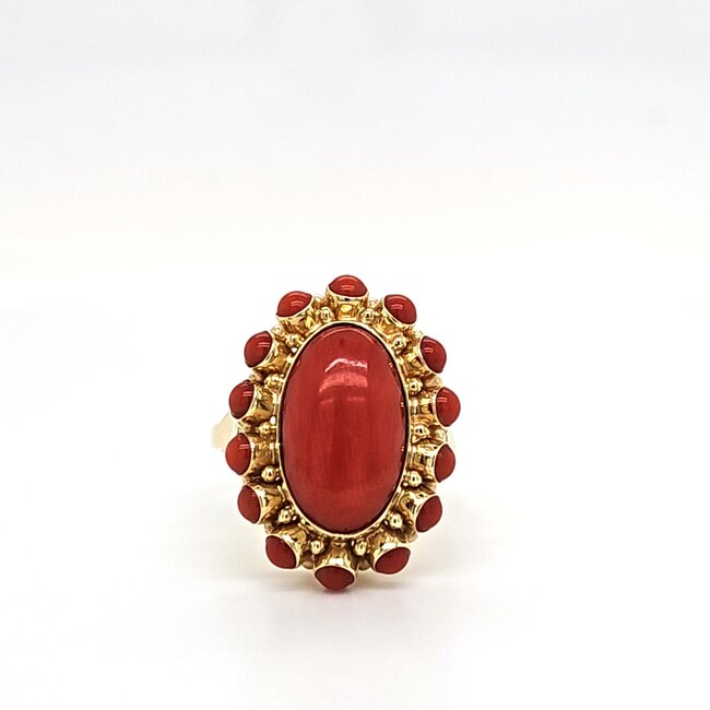 14k ring gezet met Bloedkoraal