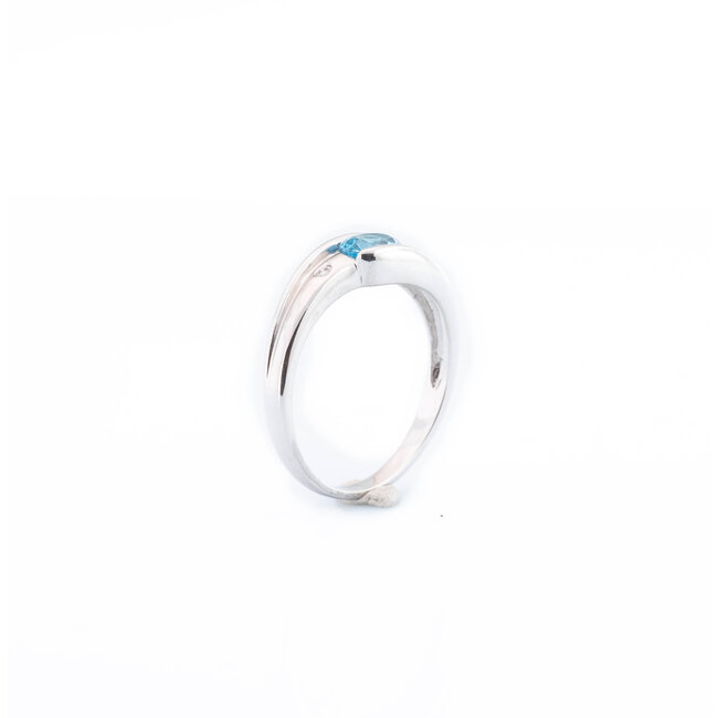 Occ 18k witgd ring Aqua 3.6gr mt 18.25
