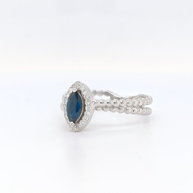 ROS  Jewel Design 18k witgd ring Saff/0.20ct brilj 3.4g Blue in gd Pearls