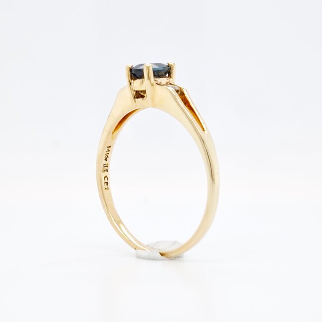 Occ 14k ring Saff/0.05ct 1.8gram mt 17