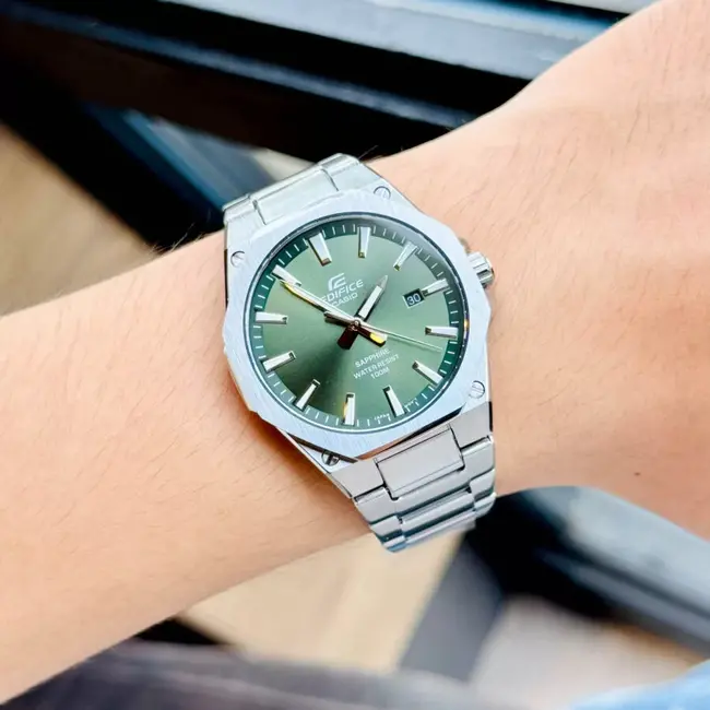 casio EDIFICE-Slim serie. EFR-S108D-3AVUEF