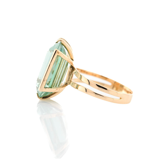 Occ 14k ring Spinel groen 6.2g mt17.75