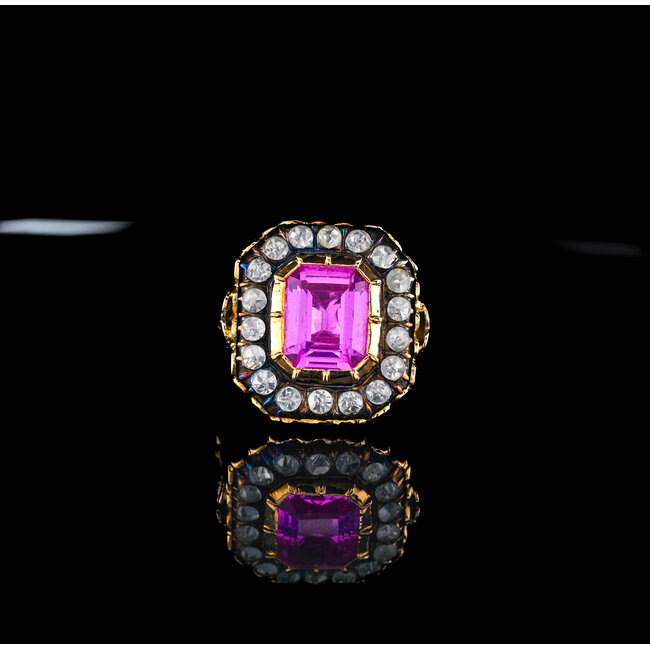 18k gouden ring met een Pink Saffier en Diamanten