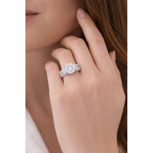 Ring in 14 kt witgoud met diamanten – vintage