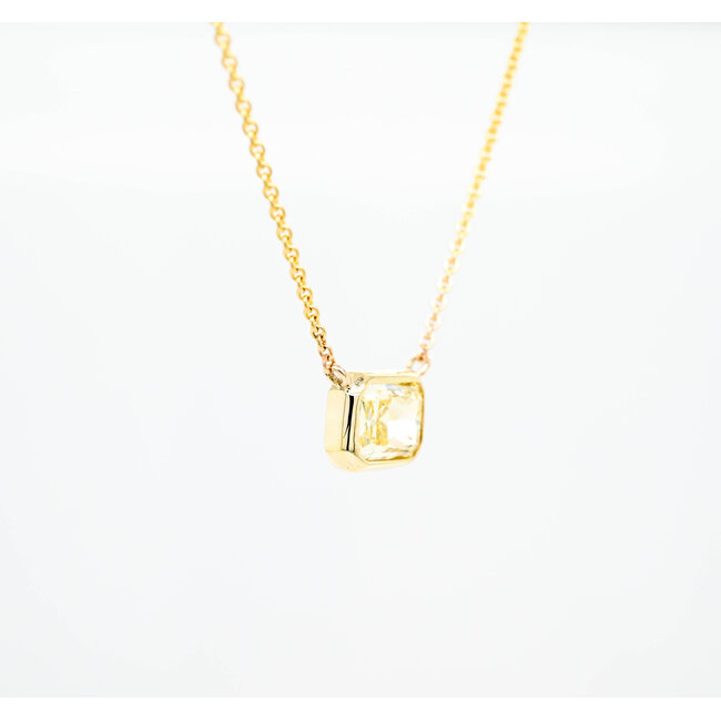 ROS DESIGN COLLIER 1CT EMERALD LAB CUT. 50CM