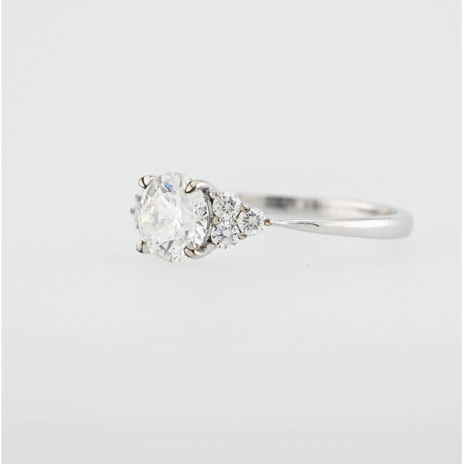 14K WG Ring 1.08ct. Maat 18. 2,3G