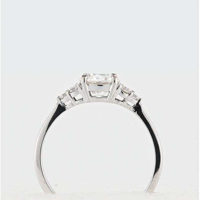 14K WG Ring 1.08ct. Maat 18. 2,3G