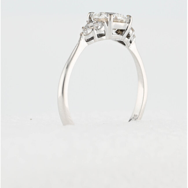 14K WG Ring 1.08ct. Maat 18. 2,3G