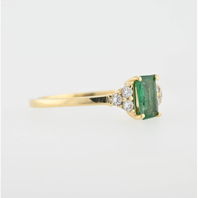 14karaat GG ring smaragd emerald cut 2,4 GR 19