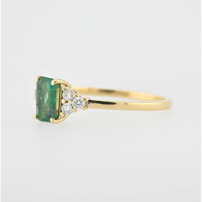 14karaat GG ring smaragd emerald cut 2,4 GR 19
