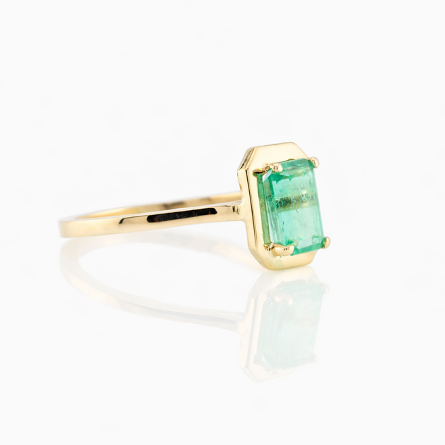 14K . Natuurlijke Smaragd Ring 1.25ct. 2,7Gr. Mt18