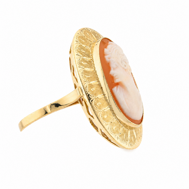Occ. 14K. Camee Ring. 5,5Gr. Mt17,5
