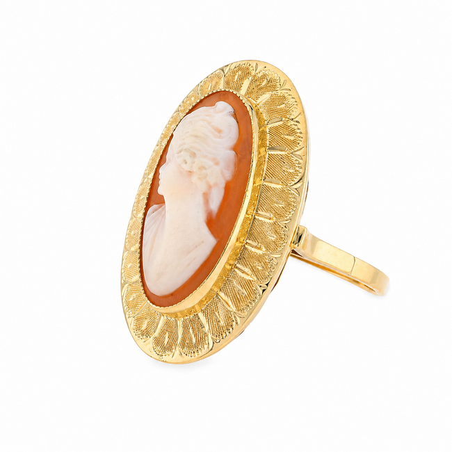 Occ. 14K. Camee Ring. 5,5Gr. Mt17,5