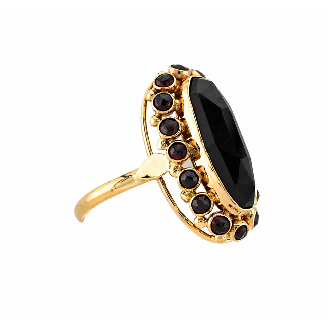 Vintage. 14K Ring met Granaat. 5,7Gr. Mt 18,5