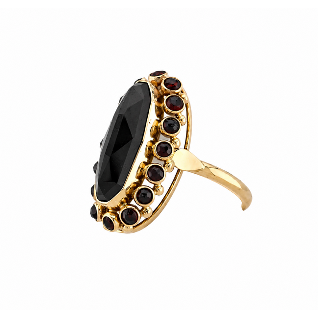 Vintage. 14K Ring met Granaat. 5,7Gr. Mt 18,5