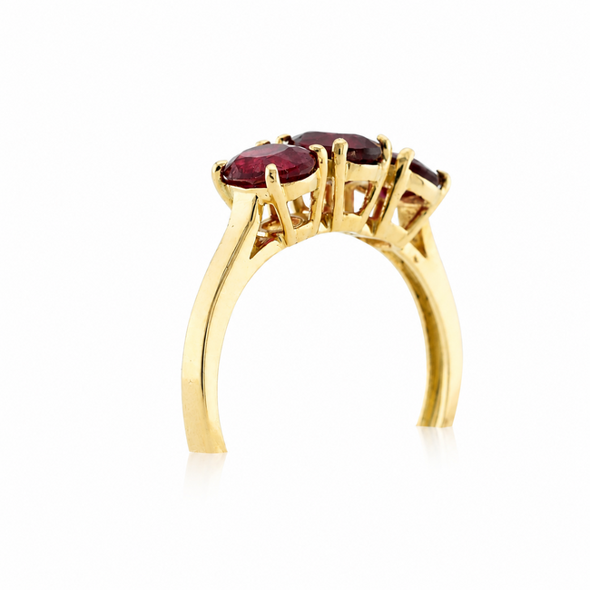 Ros Design. 14K. GG Ring Robijn. 0,75x3. 2,8Gr. Mt17