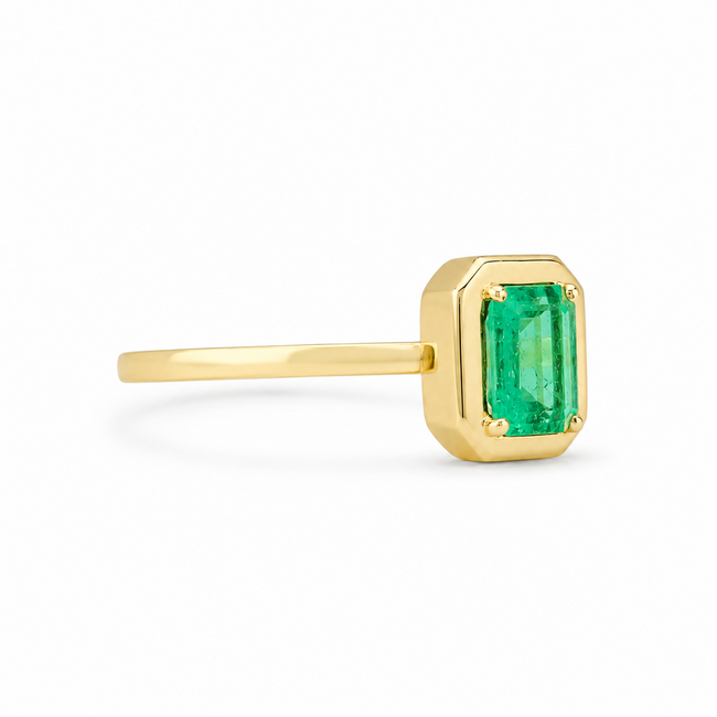 14K . Natuurlijke Smaragd Ring 1.25ct. 2,7Gr. Mt18
