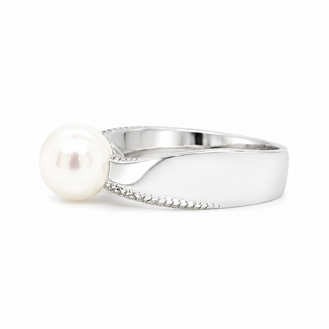 18k  witgouden ring met parel en  briljant