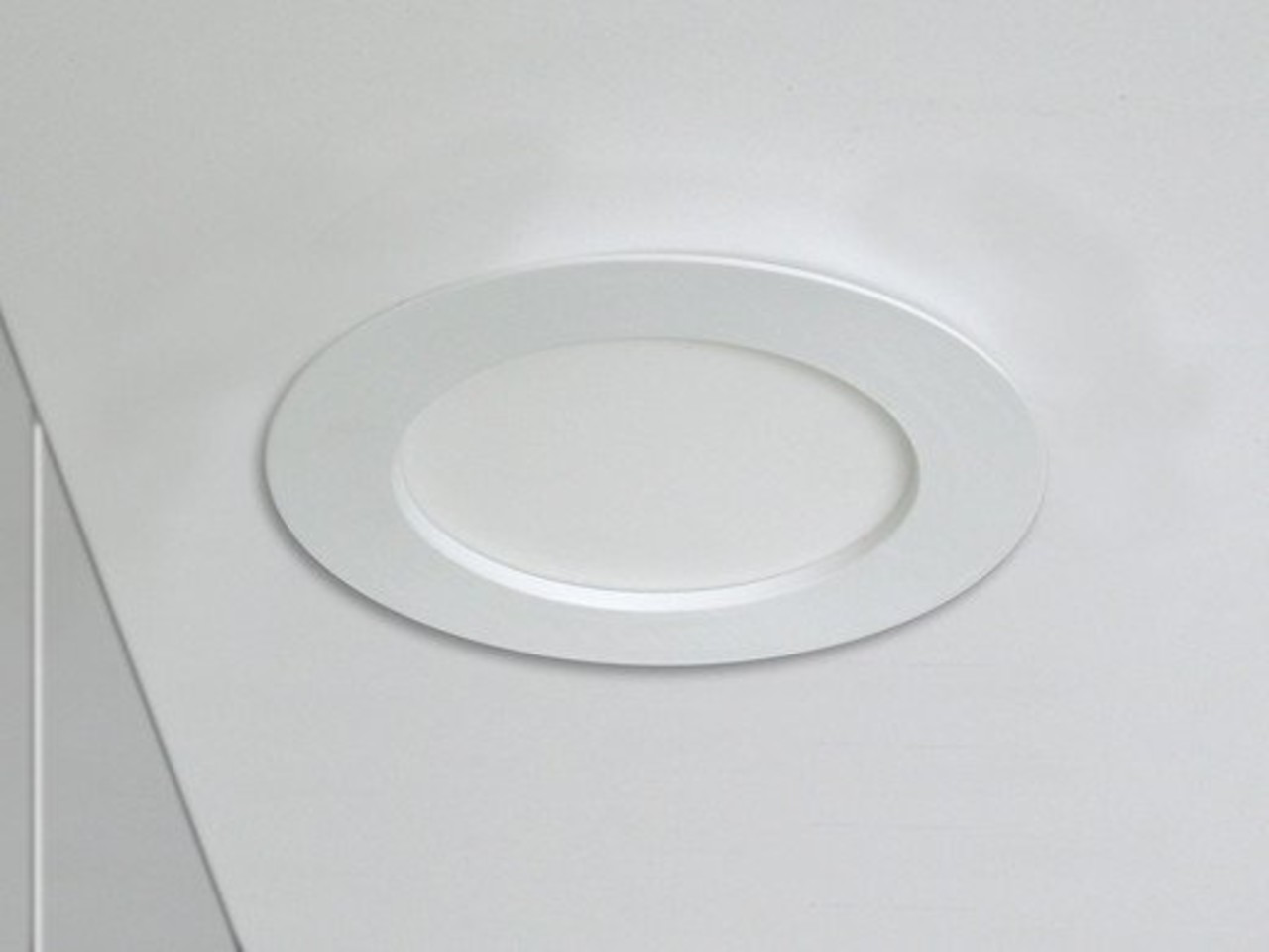 LCB LED Inbouwspot rond - 6W vervangt 48W - Inbouwmaat 100x25mm - 6000K LCB LED Inbouwspot rond - 6W vervangt 48W - Inbouwmaat 100x25mm - 6000K