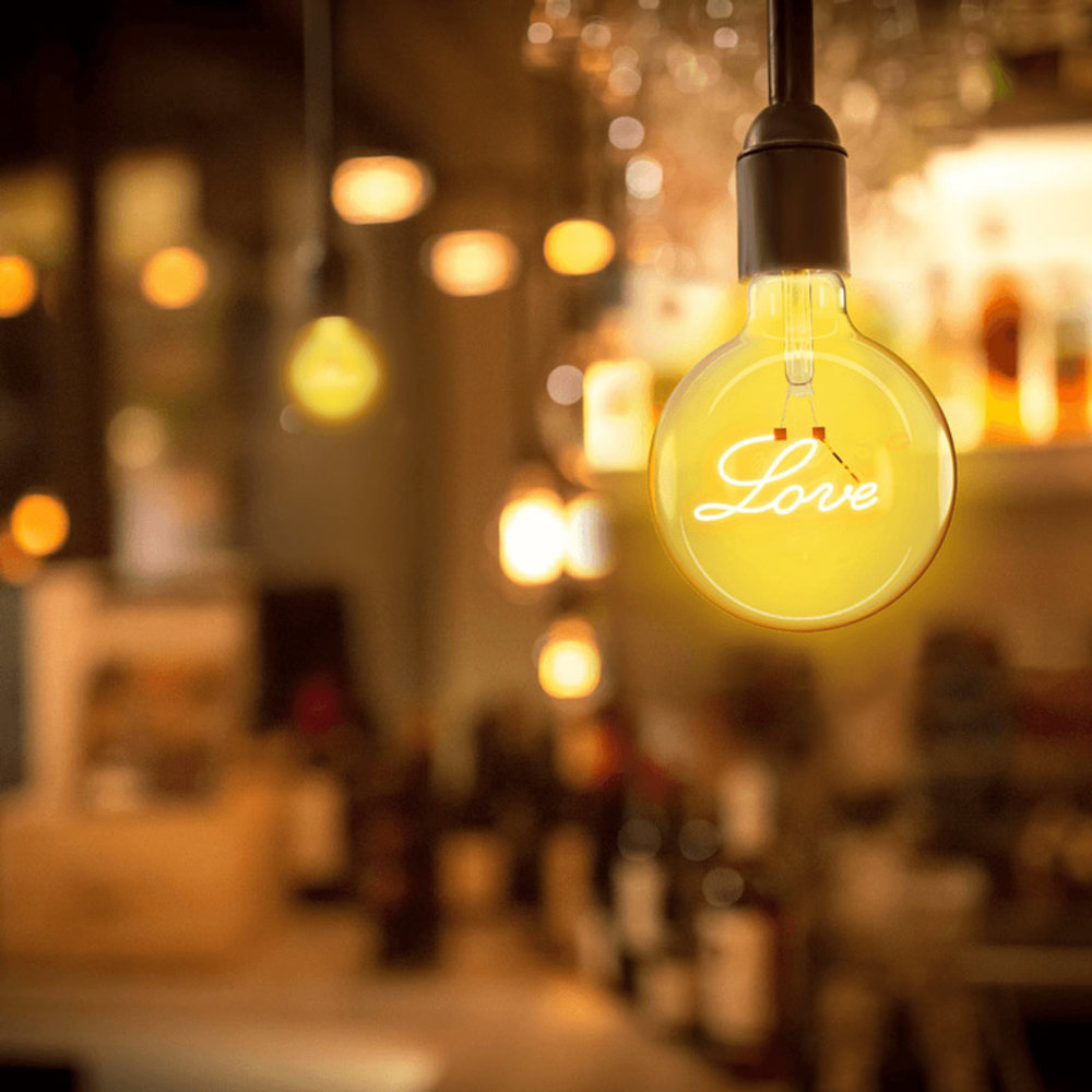 Aigostar LED Filament lamp LOVE - E27 fitting - 4W vervangt 25W - 1800K extra warm wit licht Aigostar LED Filament lamp LOVE - E27 fitting - 4W vervangt 25W - 1800K extra warm wit licht