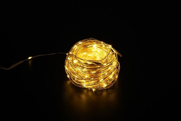 Modee Kerstverlichting lichtsnoer - 5 meter 100leds - 2700K warm wit licht - 3x AA batterij Modee Kerstverlichting lichtsnoer - 5 meter 100leds - 2700K warm wit licht - 3x AA batterij