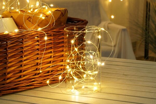 Modee Kerstverlichting lichtsnoer - 10 meter 100leds - 2700K warm wit licht - 3x AA batterij