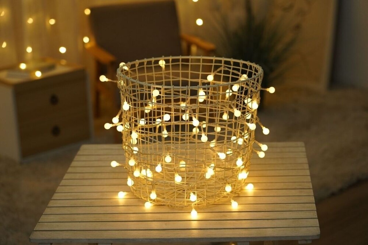 Modee Kerstverlichting lichtsnoer - 10 meter 100leds - 2550K warm wit licht - 220V Adapter Modee Kerstverlichting lichtsnoer - 10 meter 100leds - 2550K warm wit licht - 220V Adapter