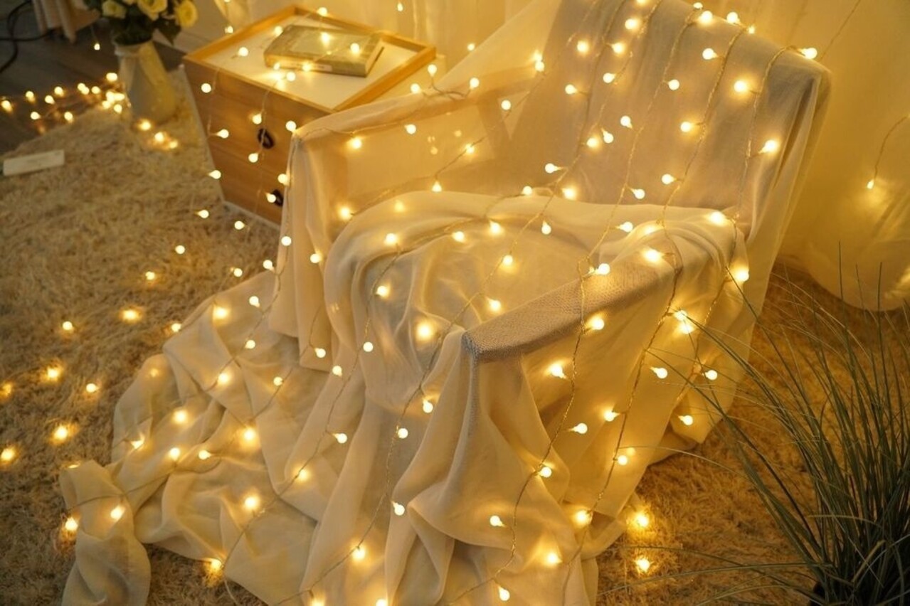 Modee Kerstverlichting lichtsnoer - 10 meter 100leds - 2550K warm wit licht - 220V Adapter Modee Kerstverlichting lichtsnoer - 10 meter 100leds - 2550K warm wit licht - 220V Adapter